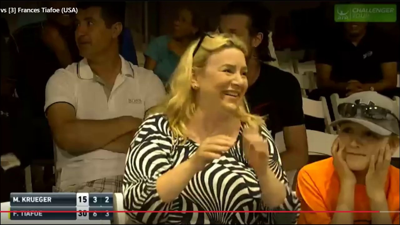 VIDEO - Un match de tennis interrompu par un couple en plein ébat