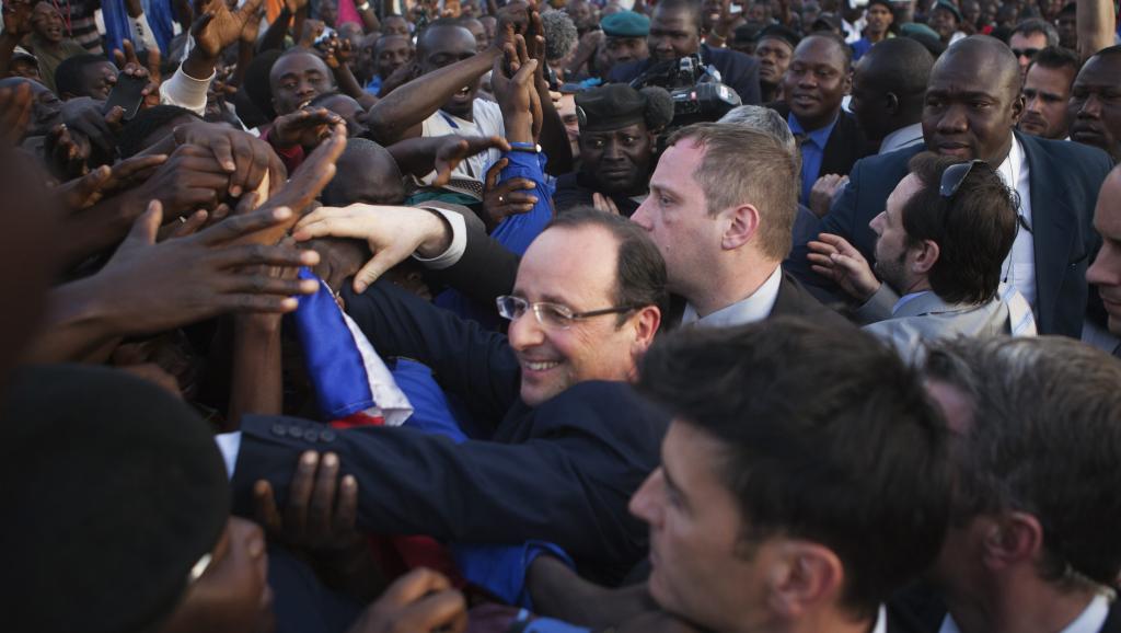 Acclamée, puis vilipendée: autopsie de 9 ans d’intervention de la France au Mali