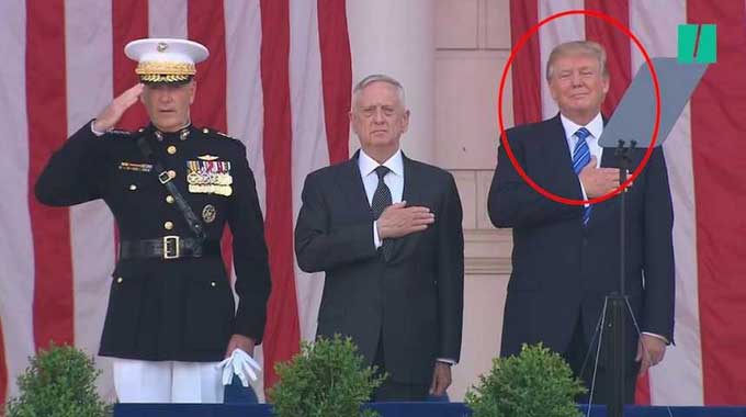 Trump encore critiqué pour son attitude "embarrassante"