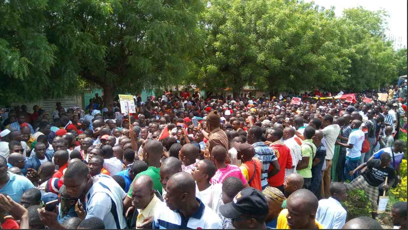 Front anti-révision: le défi de la mobilisation gagné