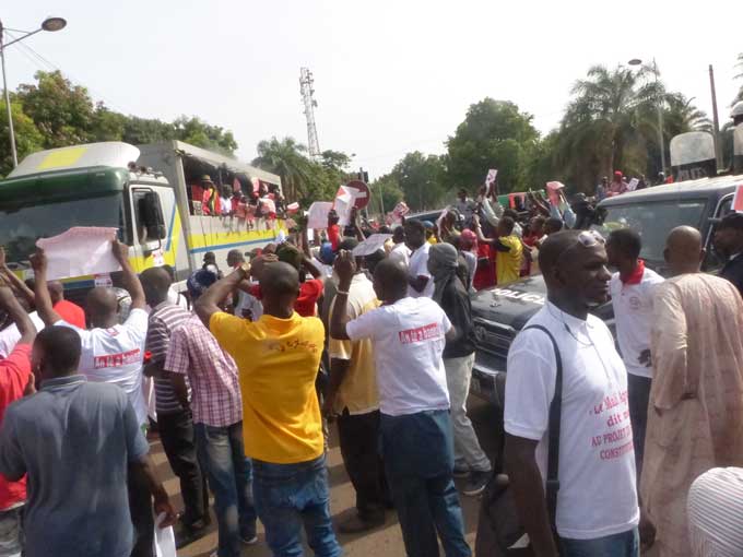 Révision constitutionnelle :  Des milliers de Maliens dans la rue pour dire NON