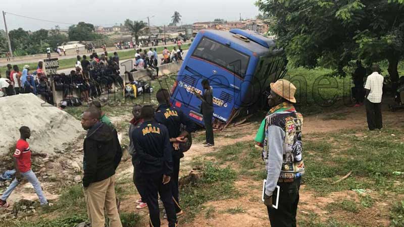 Urgent / Accident du bus des cadets maliens: les Aiglons échappent à un carnage. Négligence coupable du département du sport