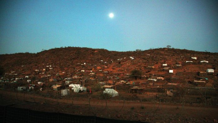 Un camp de déplacés ayant fui la région du Jebel Marra, en janvier 2016. Les villageois ont été forcé de quitter leurs habitations pour fuir les conflits entre le gouvernement soudanais et les mouvements armés. © UNAMID/Mohamed Almahady