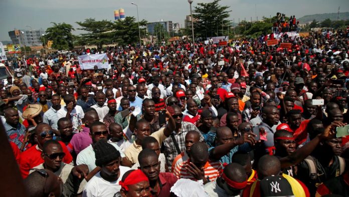 Les Maliens ont manifesté ce samedi à Bamako contre le référendum pour la révision constitutionnelle du président IBK.