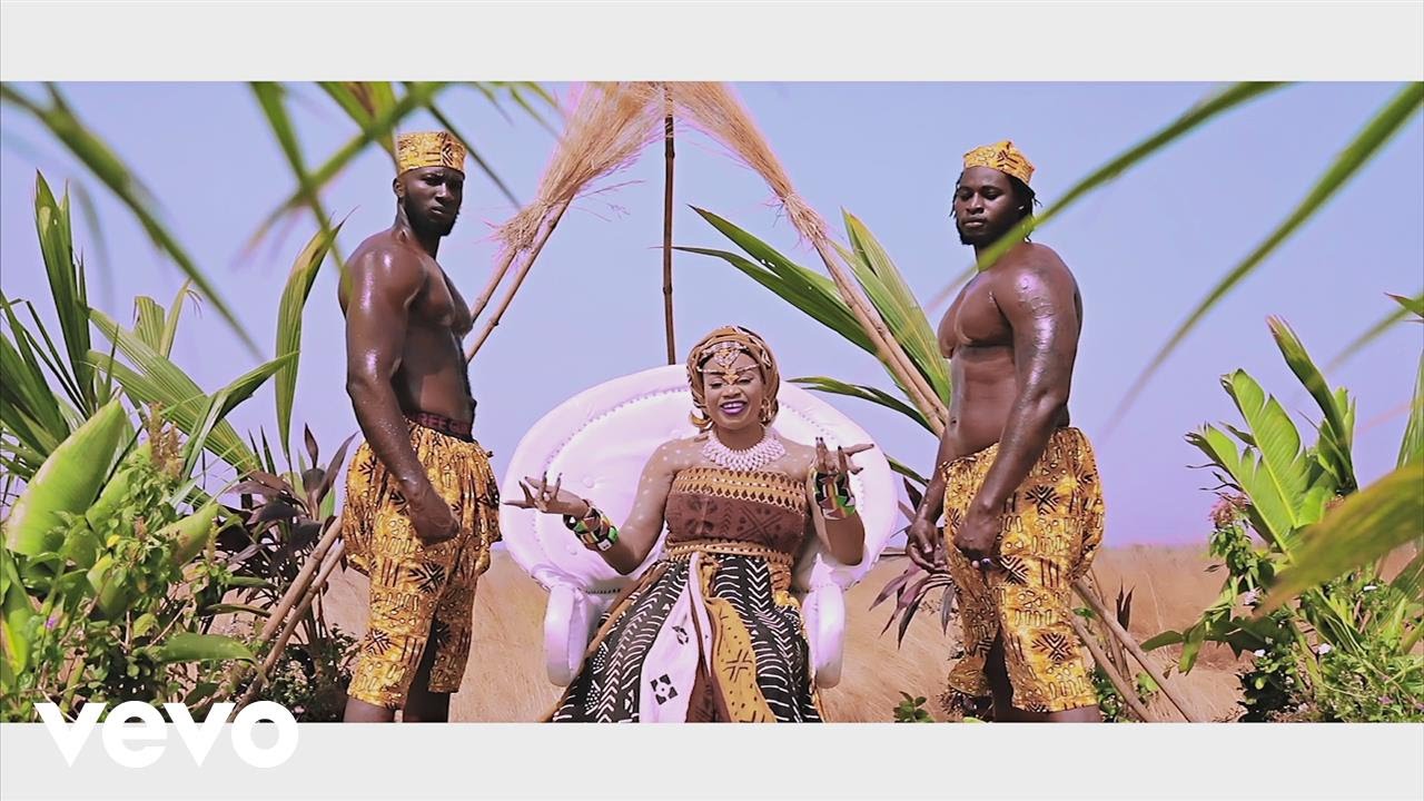 Oumou Sangaré, Fadjamou [CLIP]