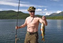 Poutine, en vacances, à la pêche et torse nu, il n'en fallait pas plus pour un nouveau meme