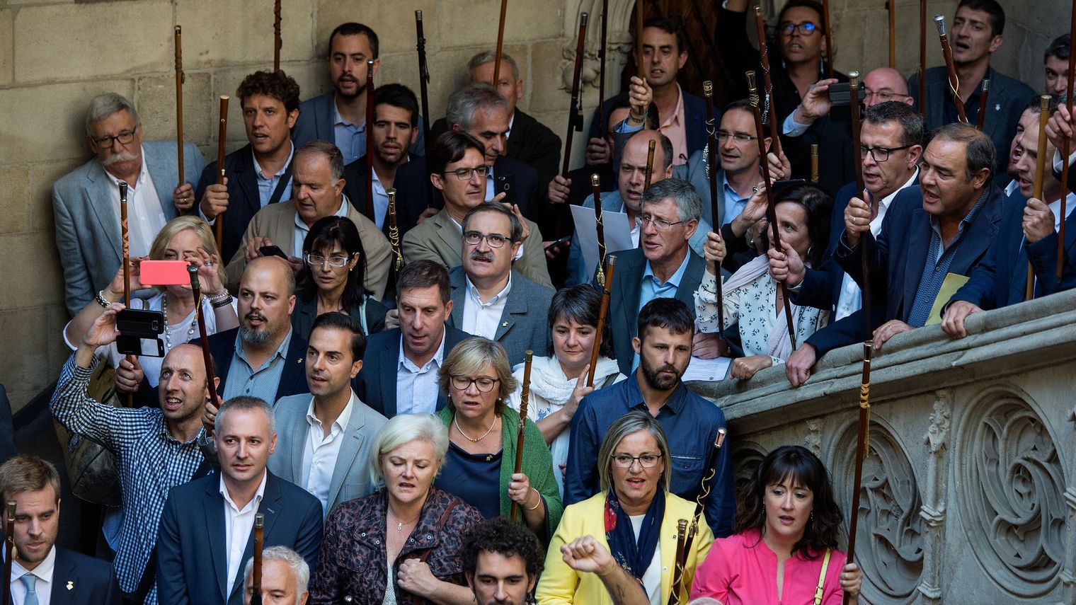 A Barcelone, plus de 700 maires catalans pro-indépendance défient les autorités