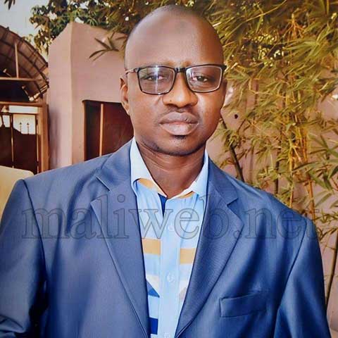 Excédé par le mensonge d’Etat suscitant un faux espoir chez les Maliens, Aboubacar Sidiki Fomba lance  « Tant que l’accord de défense avec la France restera en vigueur, l’acquisition de moyens aériens ne changera rien »