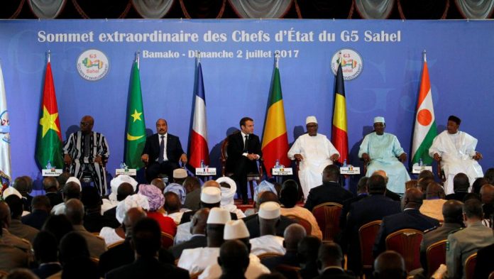 Les présidents des pays du G5 et Emmanuel Macron, le 2 juillet 2017 à Bamako. © REUTERS/Luc Gnago