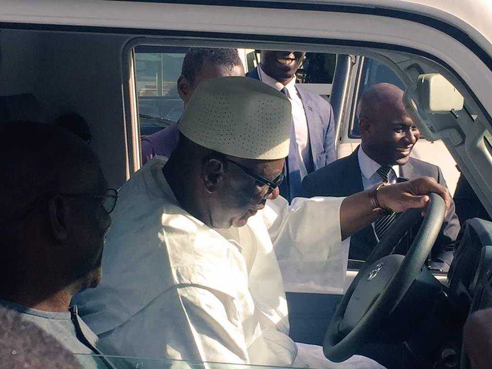Remise de 40 Pickups aux Forces de Sécurité et de défense du Mali par le président IBK, sur financement du Budget national