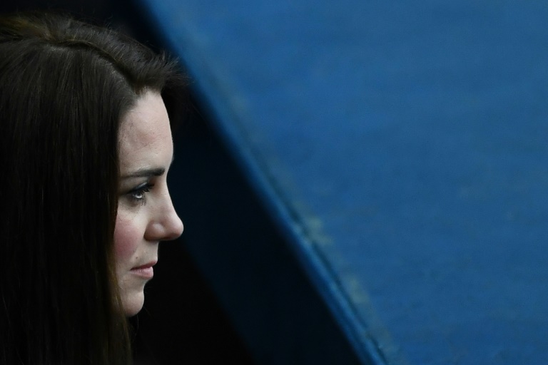 Photos de Kate Middleton seins nus: amende maximale pour Closer