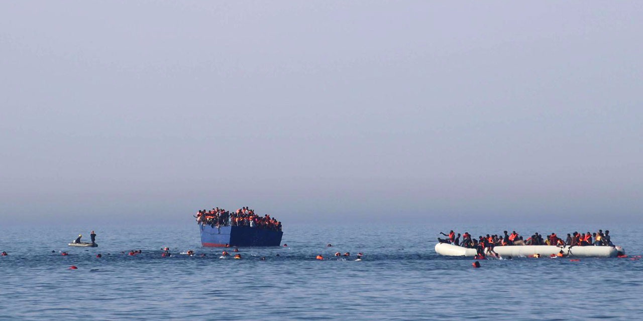 Libye: plus de 100 migrants disparus au large des côtes après un naufrage (marine)