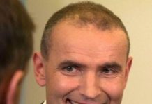 Le chef d'Etat a raconté être tombé après s'être évanoui dans une eau "trop chaude".