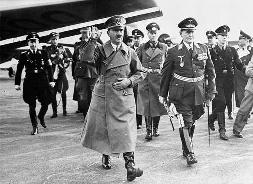"Hitler est toujours en vie": le troublant document déclassifié de la CIA