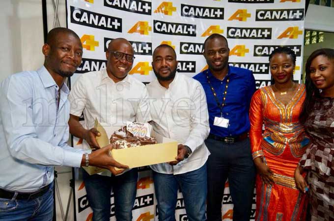Magic tour 20 ans/étape de Bamako :  A'Salfo et ses compagnons au siège du Groupe Canal+ Mali