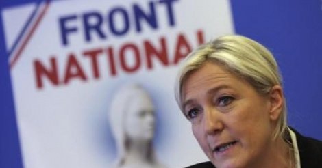 "Gilets jaunes": Marine Le Pen suggère de manifester sur les Champs-Elysées