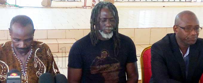 Côte d’ivoire : Le véhicule de Tiken Jah Fakoly ravagé par un incendie