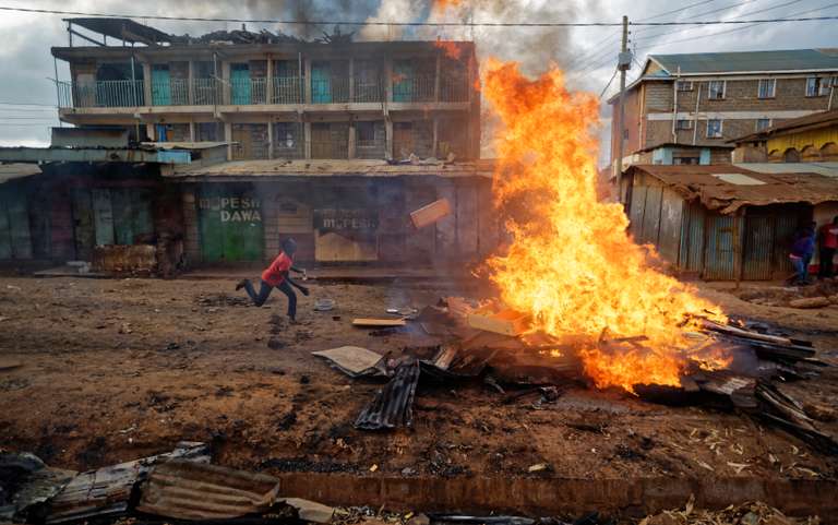 Violences au Kenya après le report de la présidentielle dans les fiefs de l’opposition