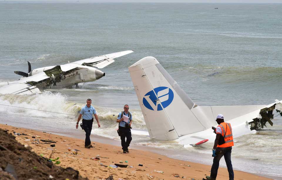 Côte d'Ivoire: un avion s'écrase au large d'Abidjan, plusieurs morts