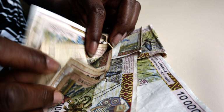 En Côte d’Ivoire, le refrain du « tous corrompus » gagne du terrain