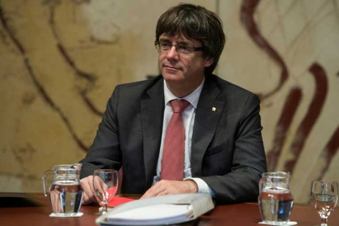 president-catalan-Carles-Puigdemont Le président catalan Carles Puigdemont, le 24 cotobre 2017 lors d'une réunion du gouvernement régional à Barcelone / © AFP / Josep LAGO