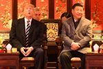 Les présidents américain Donald Trump (g) et chinois Xi Jinping lors d'une visite de la Cité Interdite, le 8 novembre 2017 à Pékin / © AFP/Archives / Jim WATSON