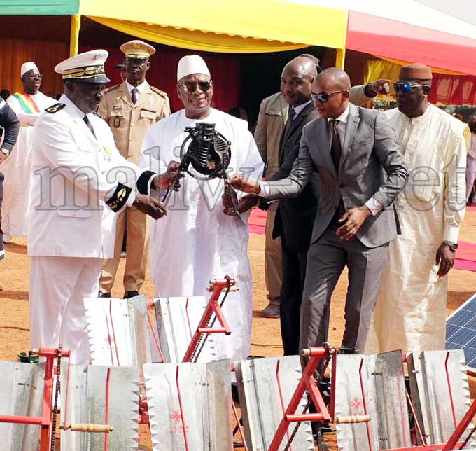 En tournée dans la région de Sikasso : IBK lance l'édition 2017-2018 de la campagne nationale de vaccination du cheptel et l'inauguration des infrastructures