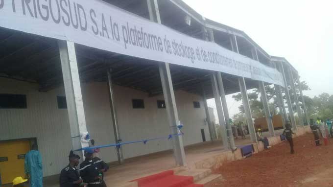 Mosquée de Bougoula à Sikasso : IBK offre sa montre à un vieil homme !