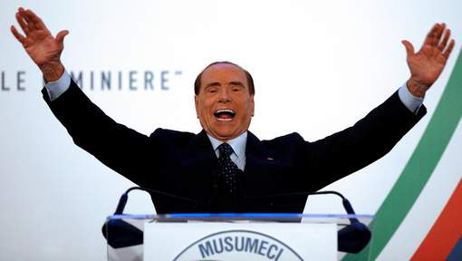 Silvio Berlusconi lors d'un meeting à Catane, Sicile, le 2 novembre 2017. © reuters.
