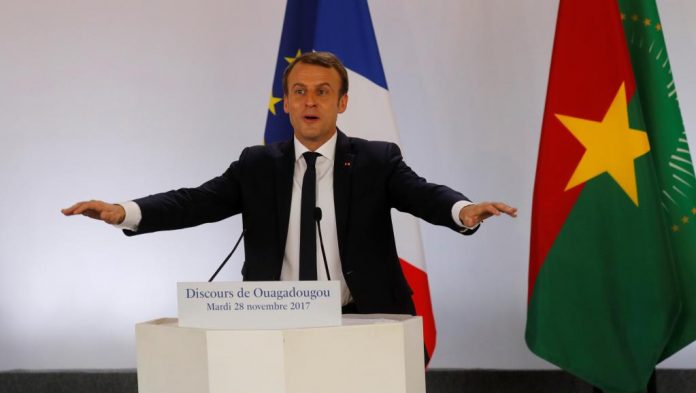 africa-france-macron-burkina-faso «Il n’y a plus de politique africaine de la France», a clamé Emmanuel Macron. Il reste une politique de la France pour l’Afrique, disent cependant certains Africains. © REUTERS/Philippe Wojazer