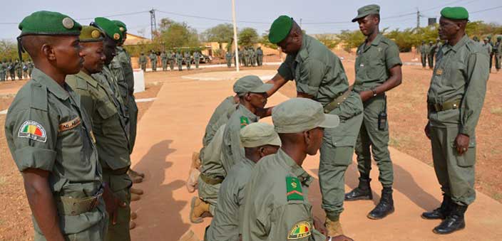 Remise de certificat de reconnaissance et l’emploi de la 1ère classe.