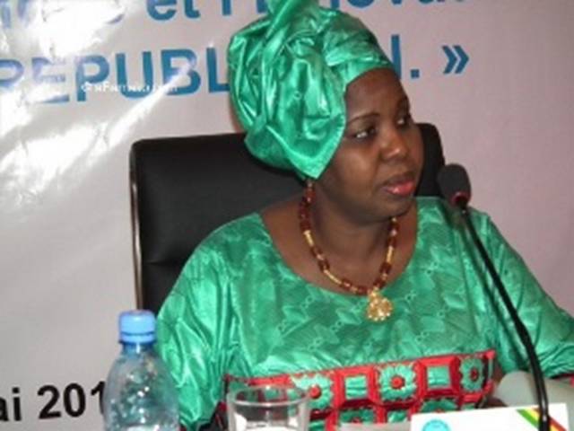 Pr. Assétou Founè Samaké Migan, lors de la deuxième édition de la fête des sciences : « la science, la technique et la technologie sont devenues de nos jours, des domaines incontournables pour le développement socio-économique.. »