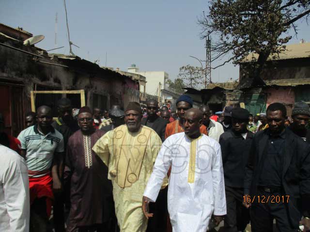 Incendie du grand marché de Bamako : Dr Cheick Modibo Diarra auprès des ...