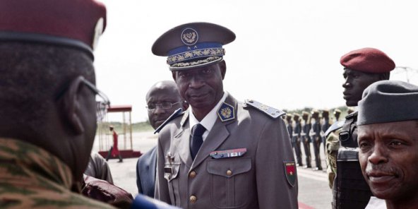 Burkina : le général Diendéré inculpé pour attentat à la sûreté de l’État et trahison