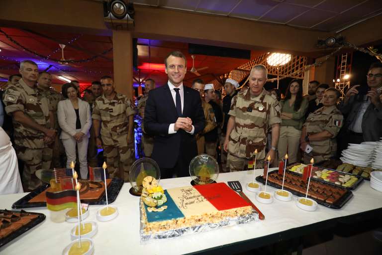 Macron a réveillonné avant l’heure avec les troupes françaises au Niger
