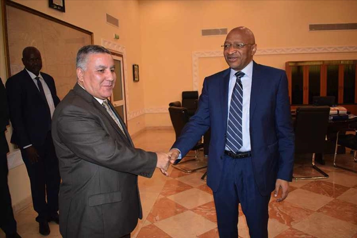 Le premier ministre Soumeylou Boubèye MAIGA accorde sa première audience à l’ambassadeur d’Algérie au Mali