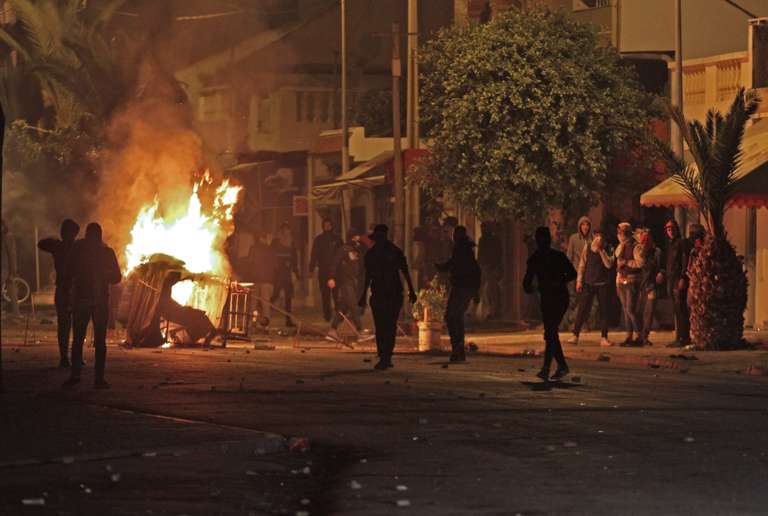 Tunisie : nouveaux heurts dans le Nord-Ouest, le calme régnait dans le reste du pays