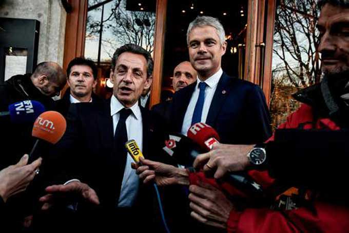 "Piteux", "grosse merde", "change de métier": Sarkozy "pulvérise" Wauquiez
