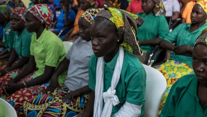 Des jeunes lycéennes de Chibok rescapées de Boko Haram, à Abuja, la capitale du Nigeria, le 8 mai 2017