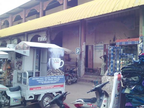Braquage au marché Halles de Bamako : Un commerçant tué, une forte somme emportée