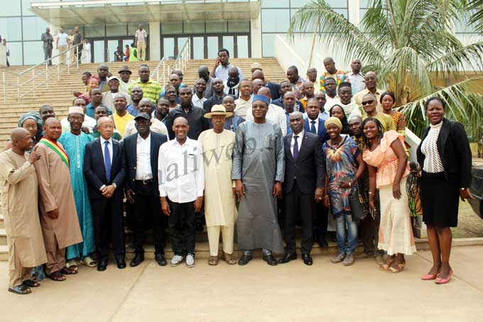 Congrès unitaire de l'association des journalistes sportifs du Mali (AJSM) :  Un nouveau bureau de 21 membres dirigé par Oumar  Baba Traoré mis en place pour un mandat de 4 ans