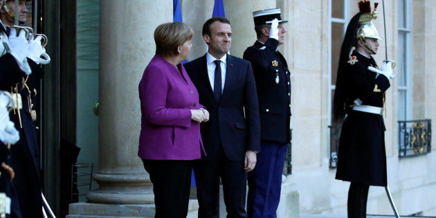 Ex-espion empoisonné: Macron et Merkel "condamnent l'ingérence" de la Russie, coupable de "tentatives d'assassinat"