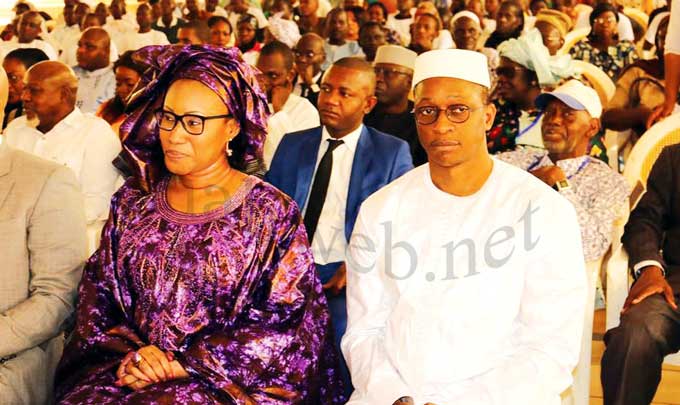 Mme N’diaye Ramatoulaye Diallo (ministre de la culture) au colloque sur la « crise de la citoyenneté » à la Pyramide du souvenir : « Il n’y a plus de doute que le Mali connaît des heures sombres quant à la pratique de la citoyenneté et la négation de nos valeurs morales sociétales »