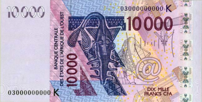 Un billet de 10.000 franc CFA