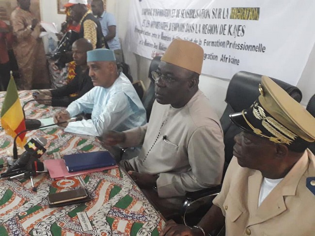 Région de Kayes : Maouloud Ben KATTRA et Dr Abdramane SYLLA sensibilisent