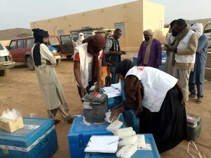 Vacciner 10,000 enfants en parcourant plus de 60,000km de routes désertes