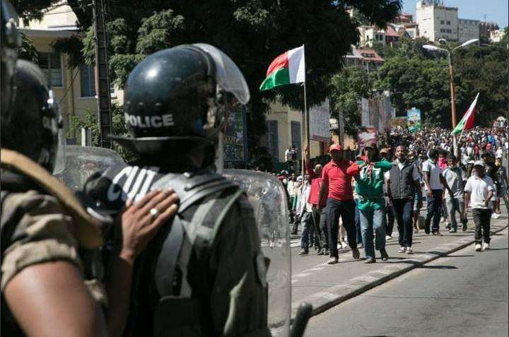 Madagascar: un mort et 16 blessés dans la répression d’une manifestation interdite