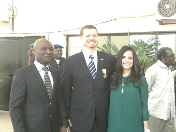 Reconnaissance du mérite : Jason R Willis, le responsable du bureau régional de sécurité de l’Ambassade des USA au Mali décoré