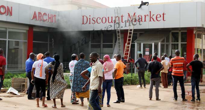 Incendie au Discount Market de l'ACI 2000 : D'importants dégâts matériels enregistrés