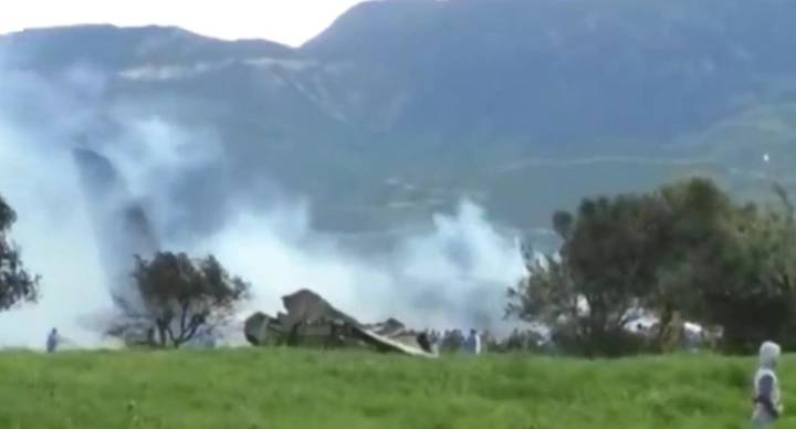 Un avion militaire s'est écrasé en Algérie : au moins 257  morts